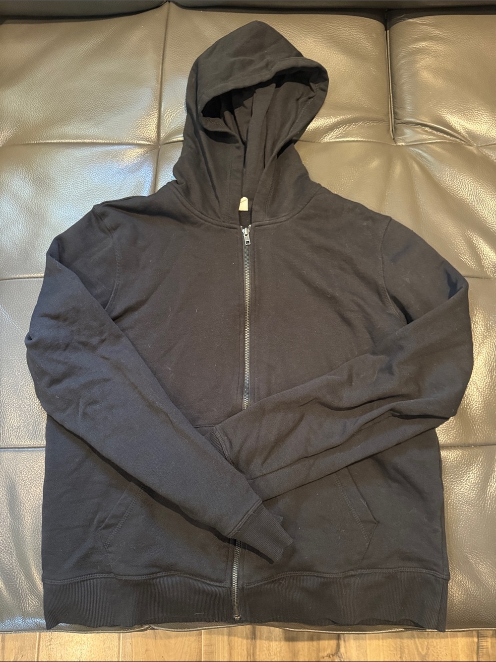 Pact Women’s Black Full-Zip Hooded Sweatshirt NWOT